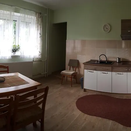 Arnika Apartment *